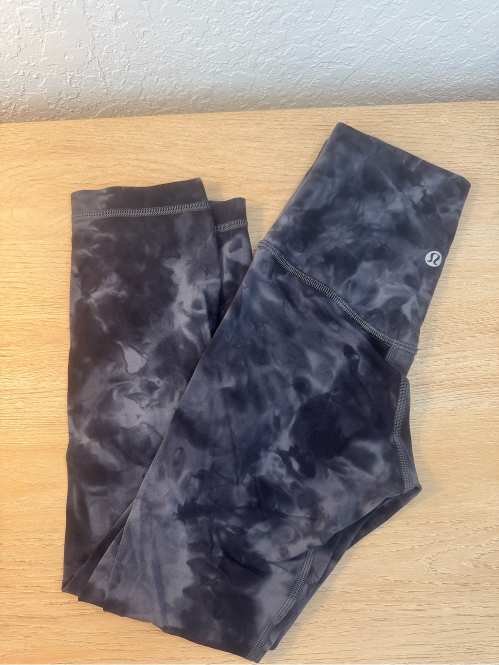 lululemon athletica Women's Black and Gray Tie-Dye Leggings